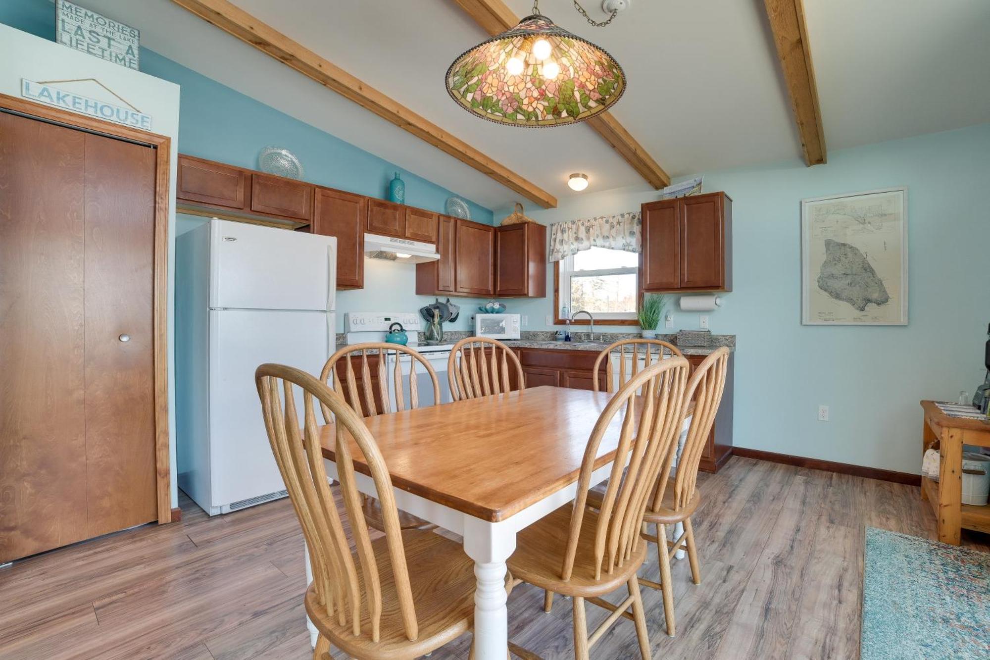 St Ignace Cottage With Deck And Beach On Lake Huron! Evergreen Shores Eksteriør billede